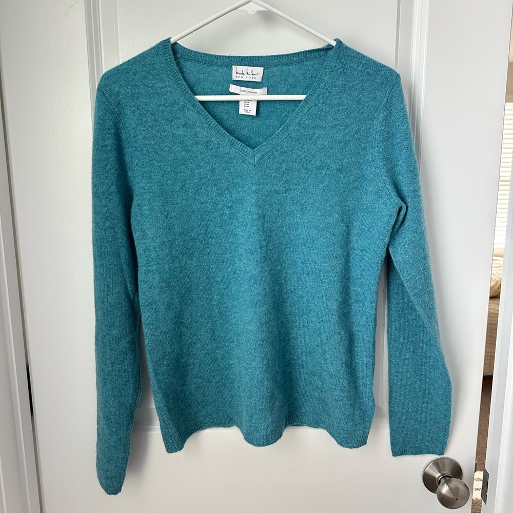 Nicole Miller 100% Cashmere Turquoise V-Neck Sweater